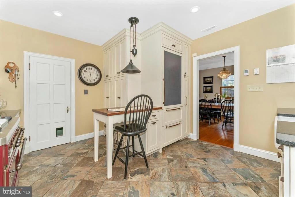 Photo of 402 W 2ND STREET