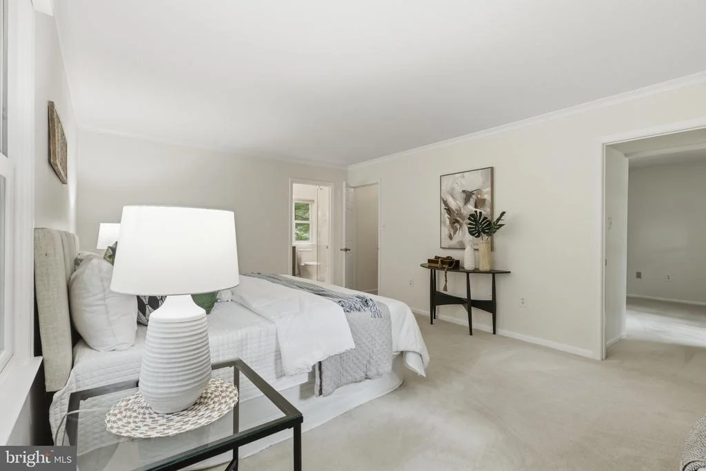 Photo of 10811 MIDSUMMER DRIVE