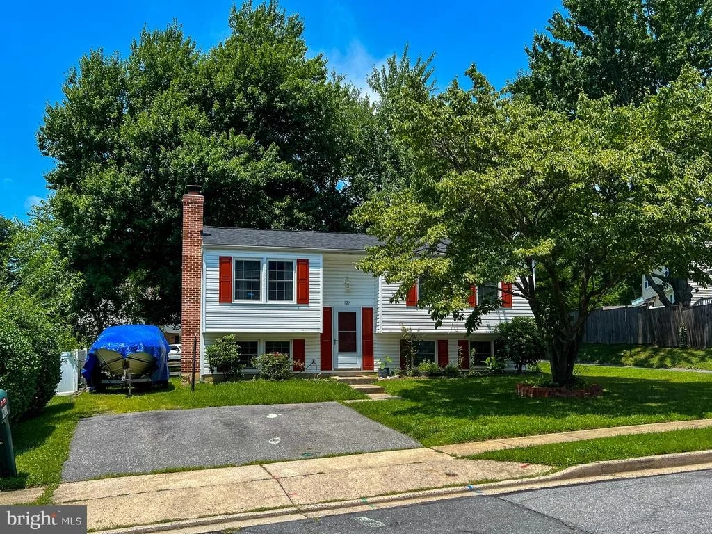 Photo of 121 DEERFIELD PLACE