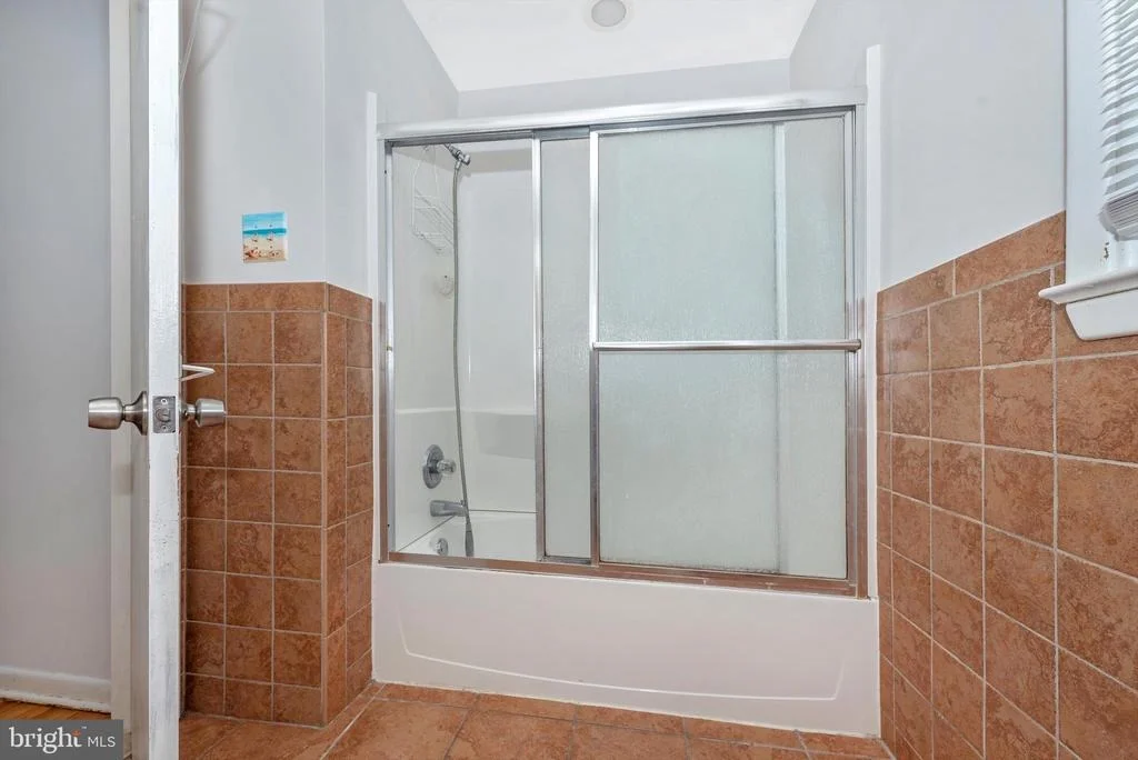 Photo of 6102 DOVER STREET