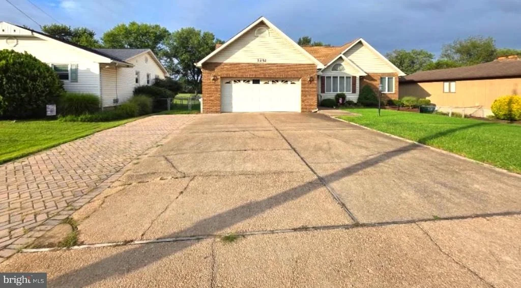 Photo of 7252 MEADOW LANE