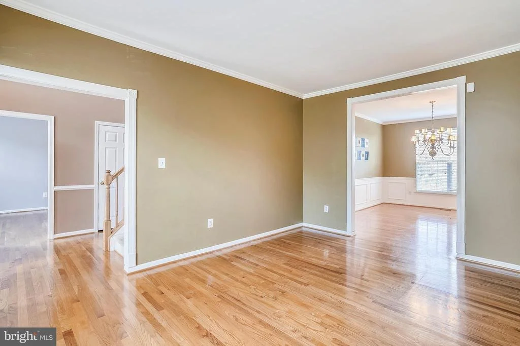 Photo of 2240 W GREENLEAF DRIVE