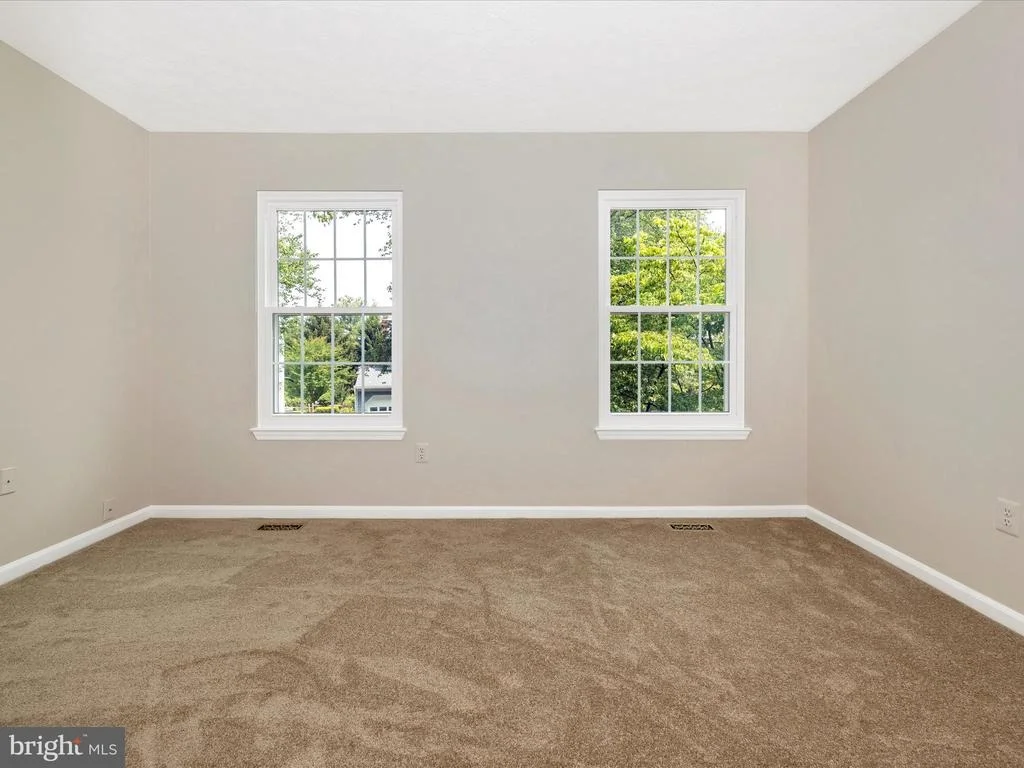 Photo of 112 BOOKHAM LANE
