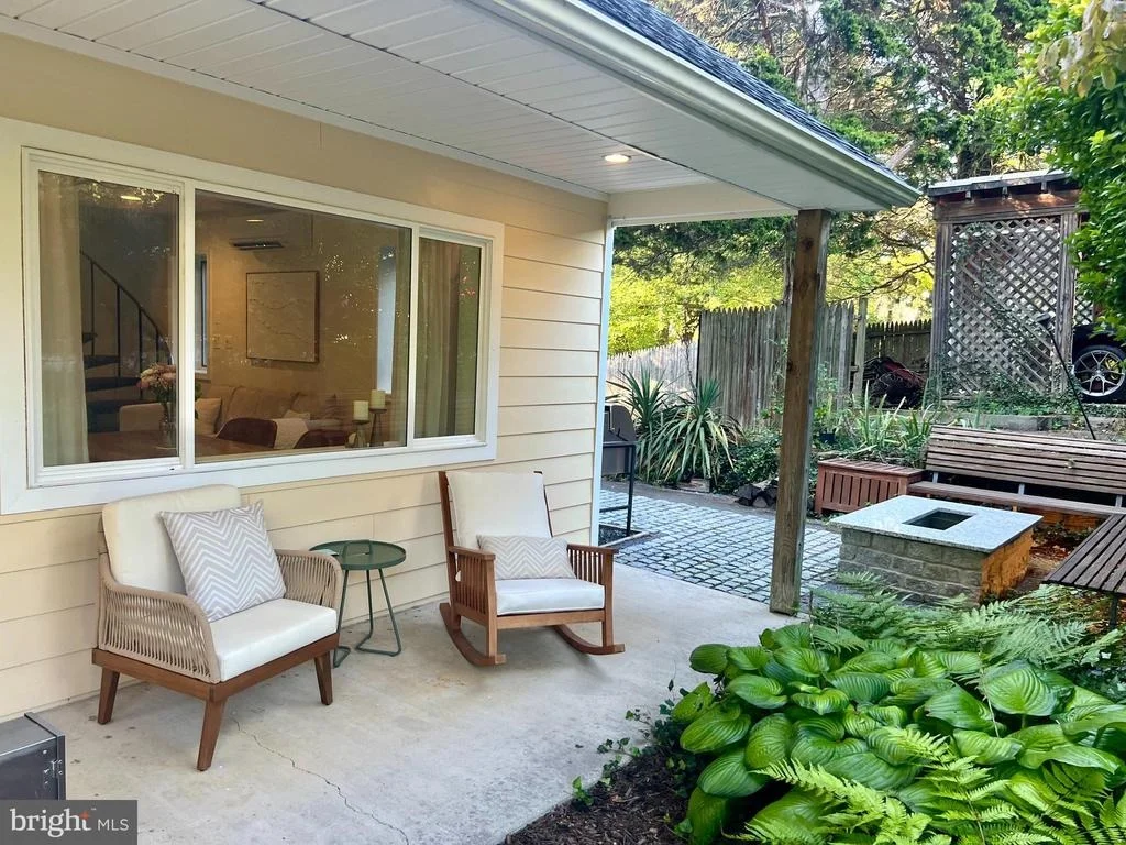 Photo of 2921 DUVALL ROAD