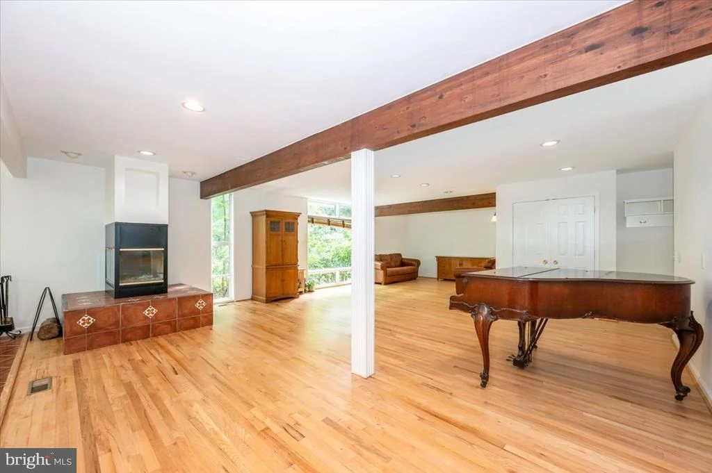Photo of 9441 HOLBROOK