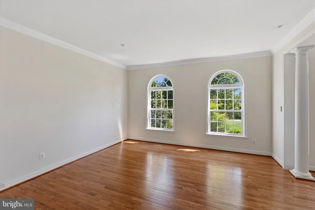 Photo of 915 ZENITH DRIVE