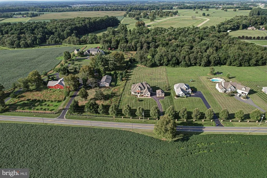 Photo of 1233 BUNKER HILL ROAD