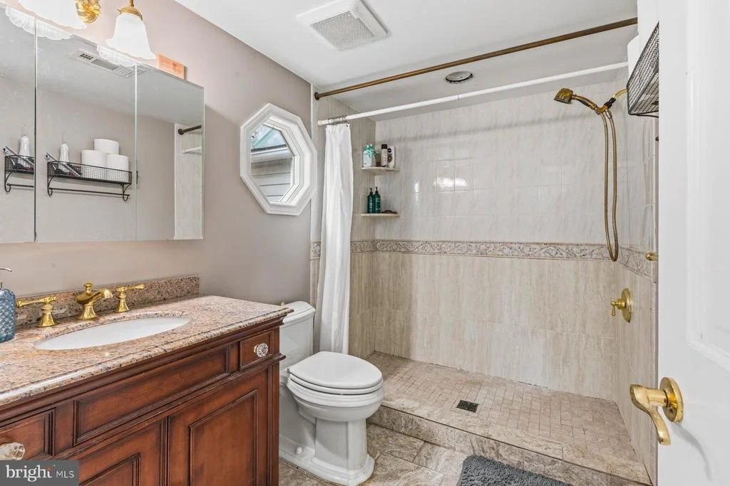 Photo of 1105 MONTGOMERY STREET