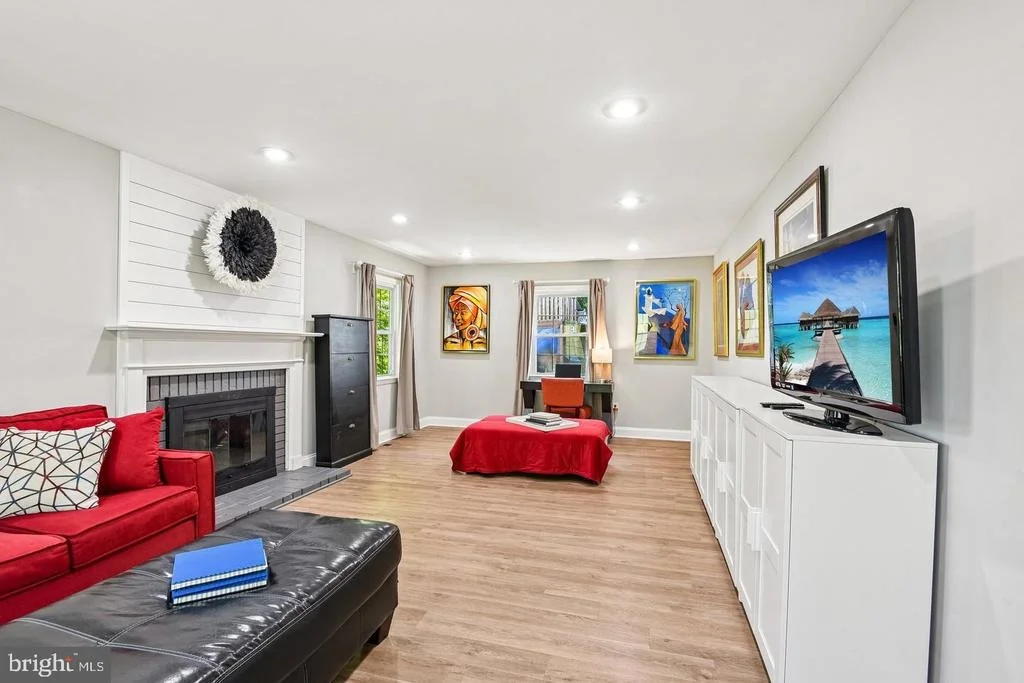 Photo of 8715 CRESTMONT LANE