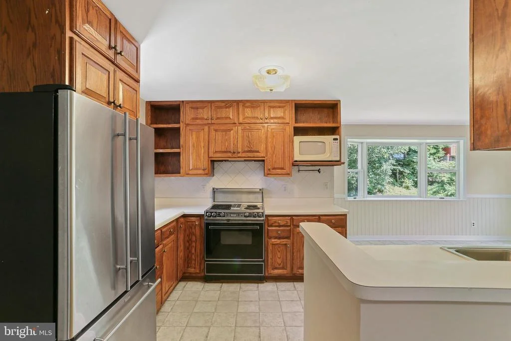 Photo of 1128 W NOLCREST DRIVE