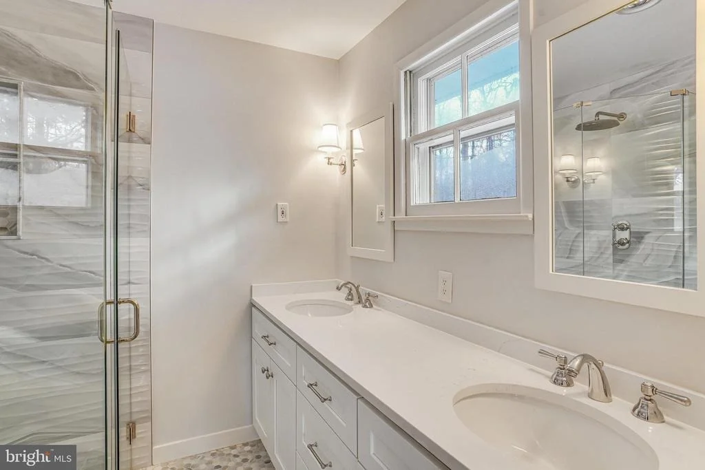 Photo of 4825 KINGSTON DRIVE