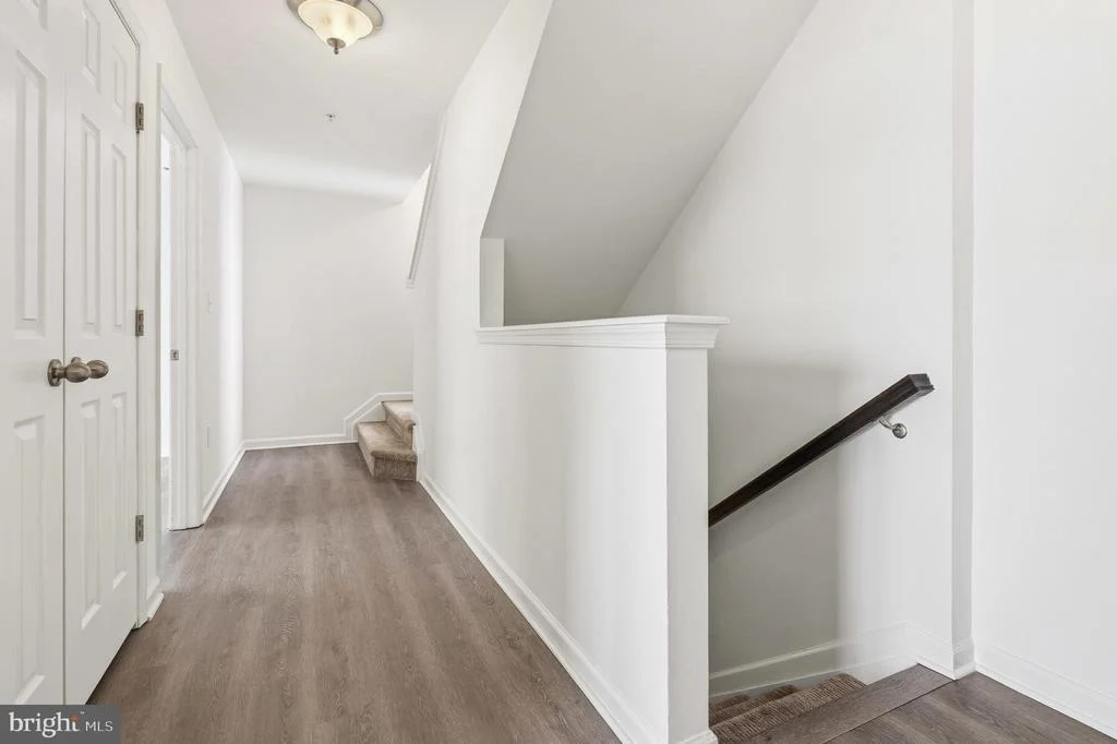 Photo of 5902 FORUM SQUARE