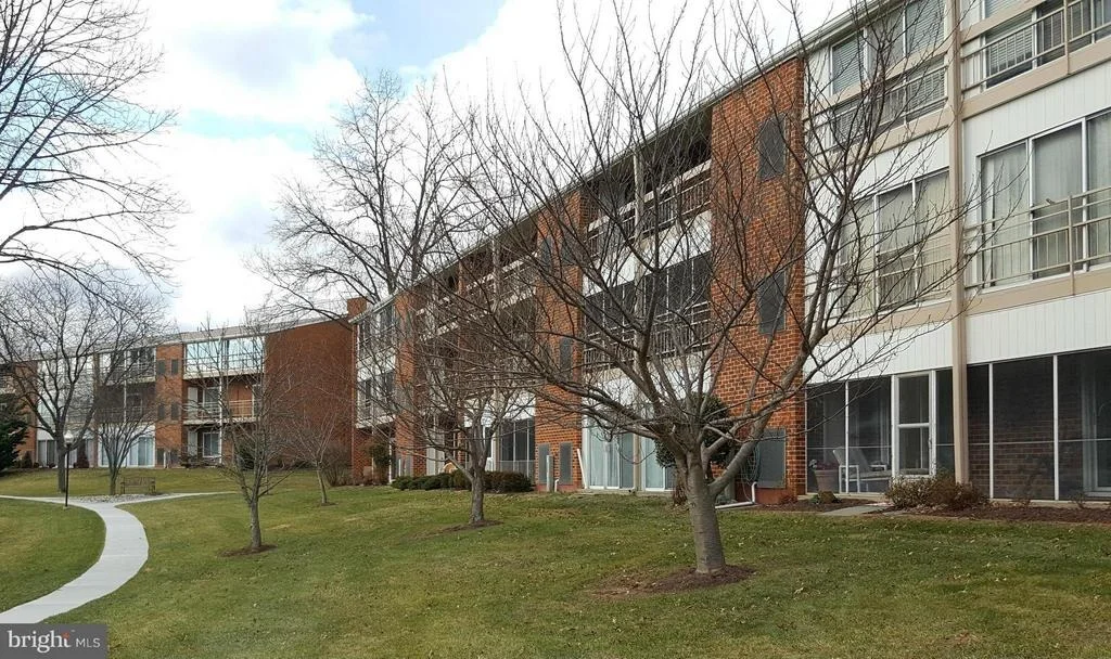 Photo of Unit 152B at 3500 FOREST EDGE DRIVE