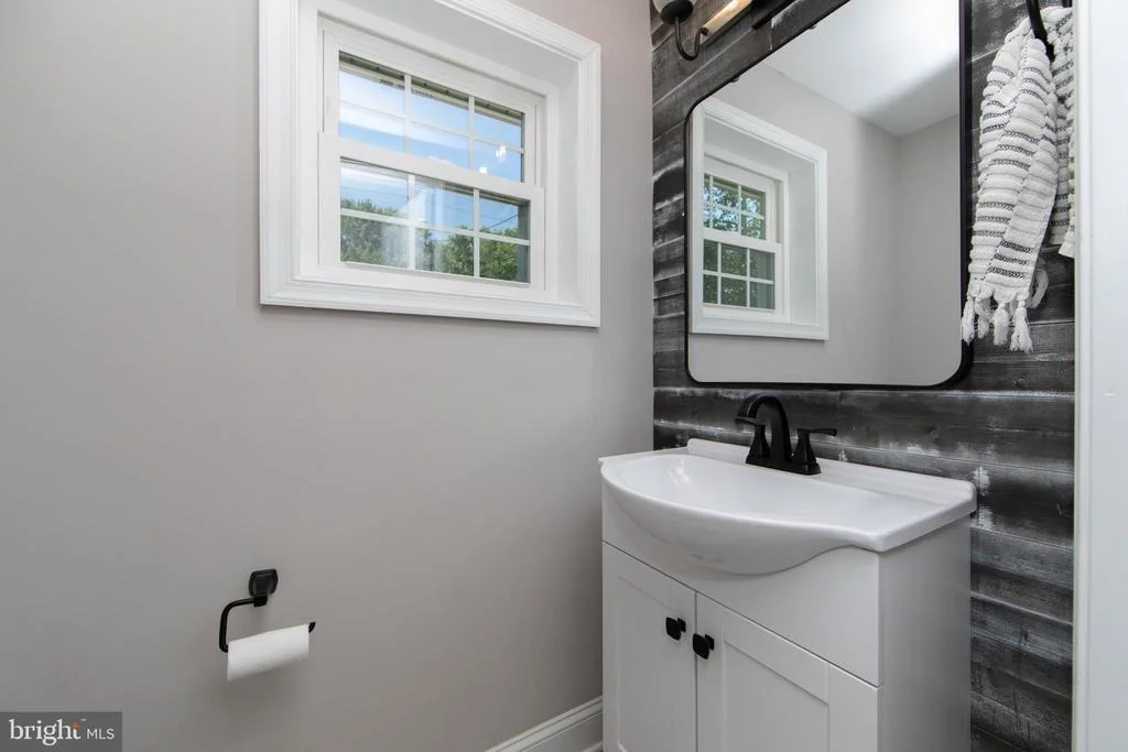 Photo of 507 HOWARD ROAD