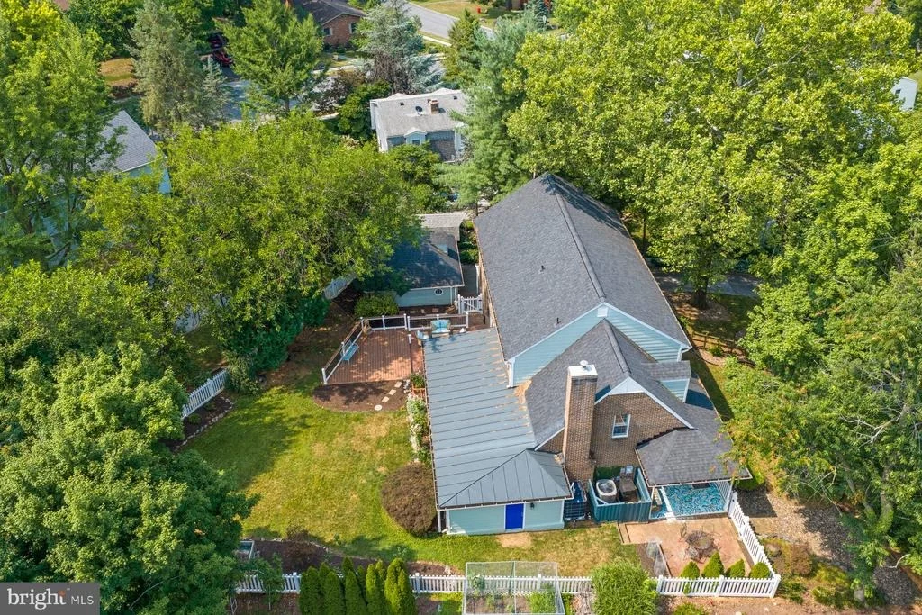 Photo of 608 BELLVIEW AVENUE