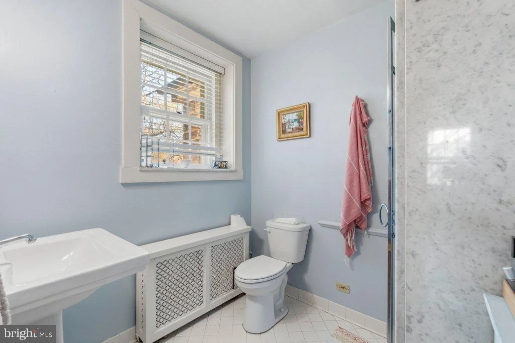 Photo of 2 E HIGHFIELD ROAD