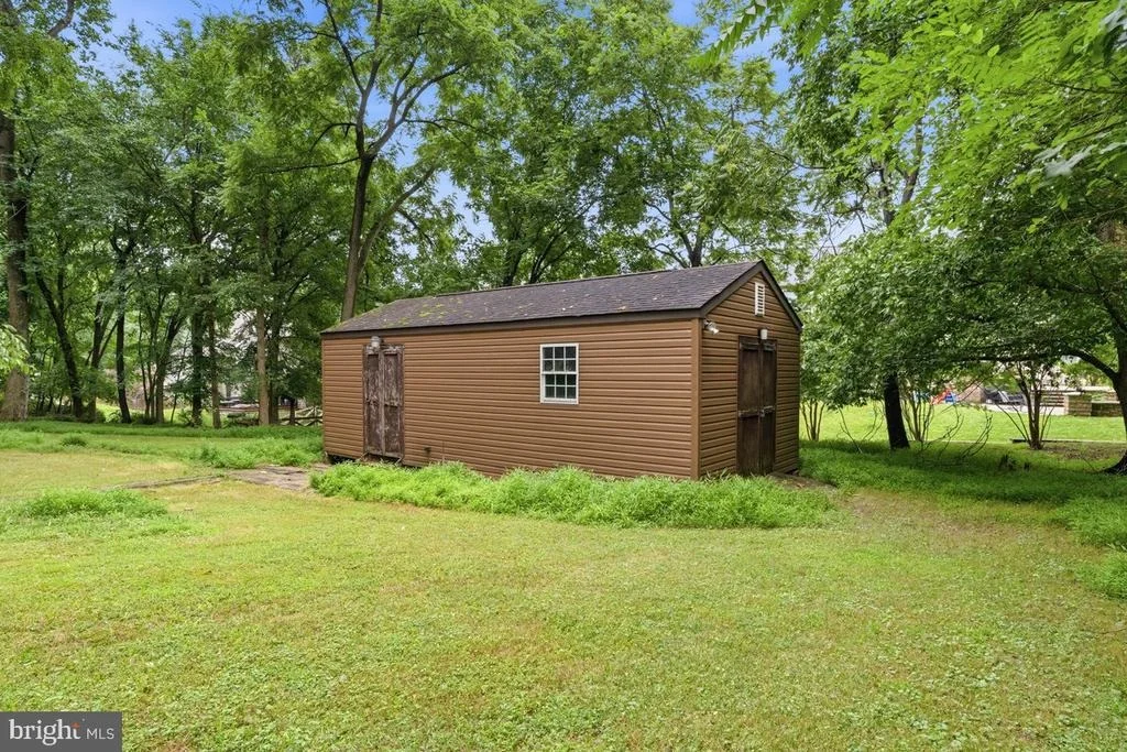 Photo of 6422 QUINN ROAD