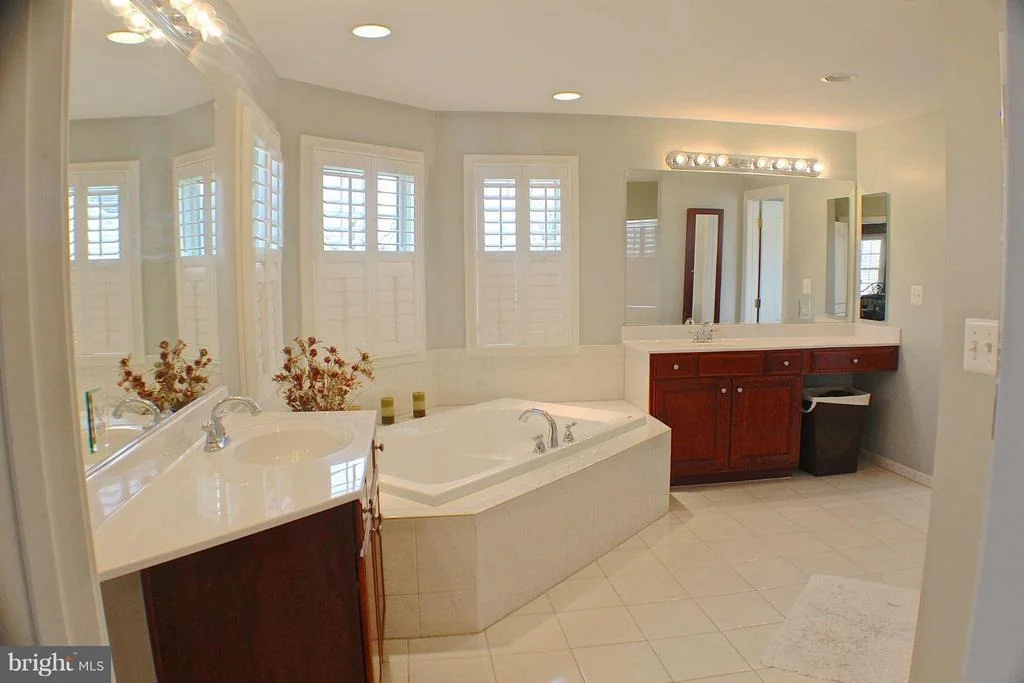 Photo of 24172 SPRING MEADOW CIRCLE