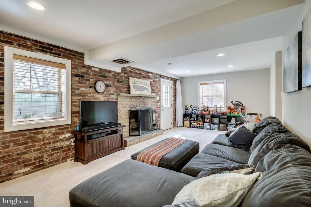 Photo of 919 JUNIPER PLACE