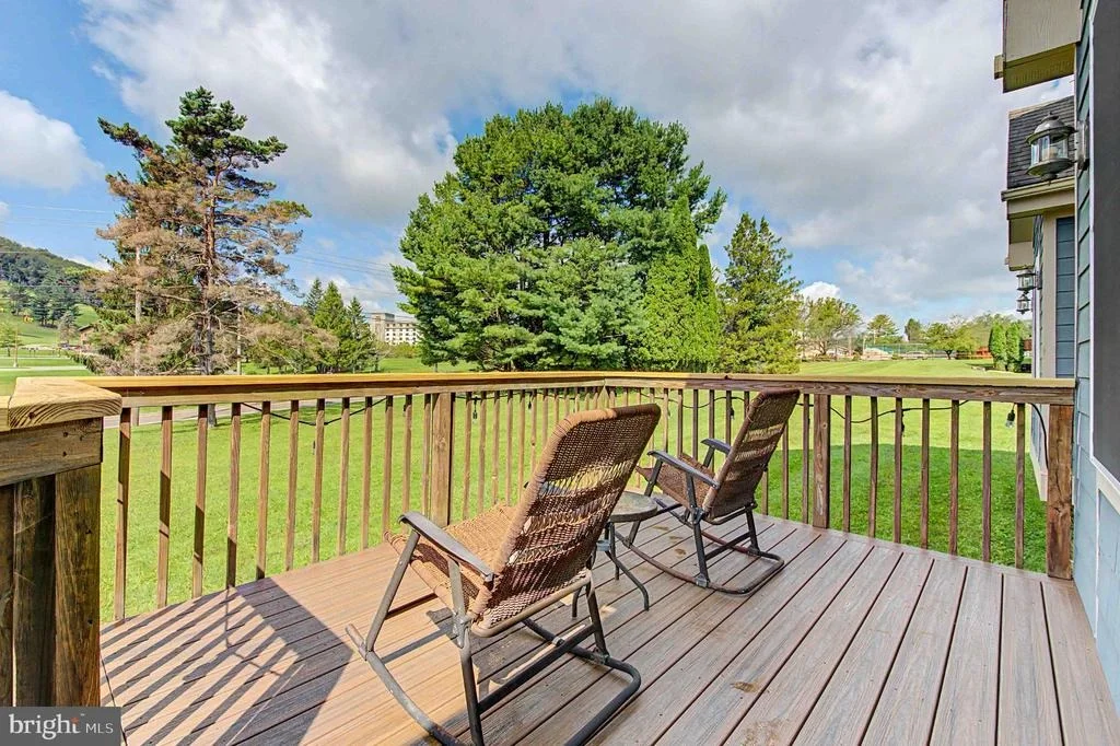 Photo of 296 LAKE POINTE DRIVE
