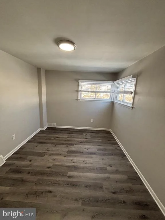 Photo of 102 GINGER AVENUE