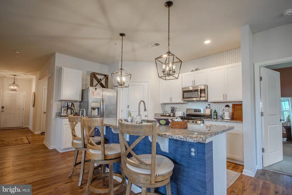 Photo of 406 TWIN CREEKS DRIVE