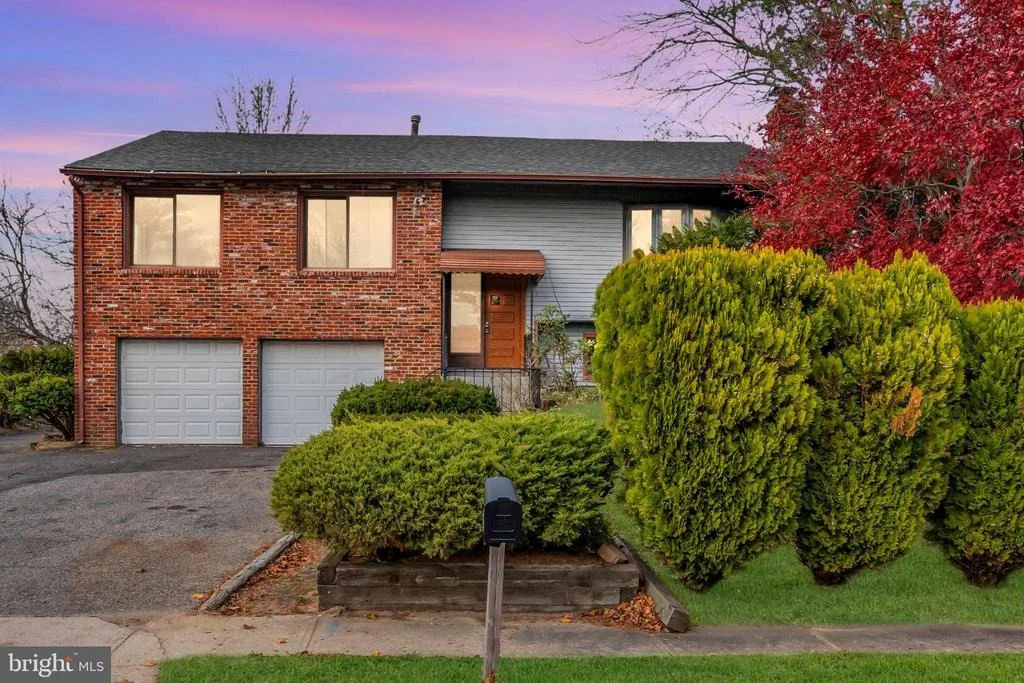 Photo of 22 PERSHING LANE