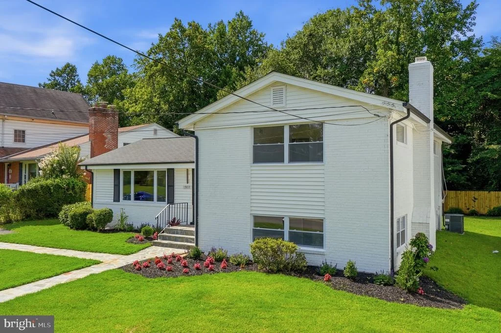 Photo of 9831 SINGLETON DRIVE