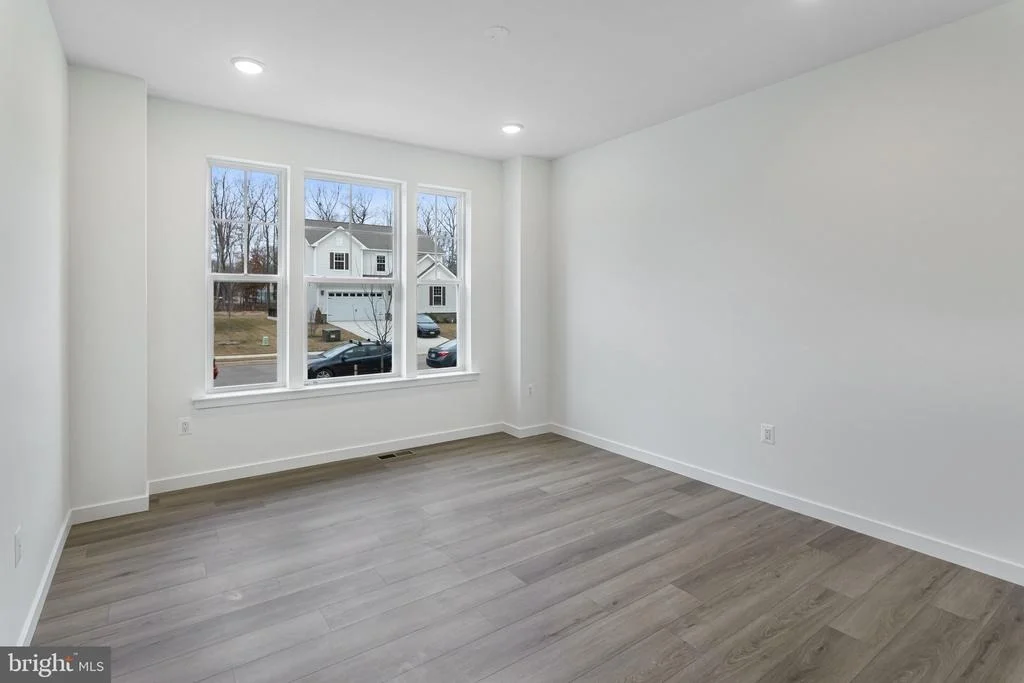 Photo of 2083 SPRINGVALE DRIVE