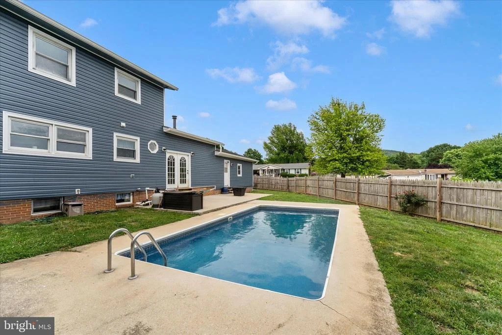 Photo of 301 LANAFIELD DRIVE