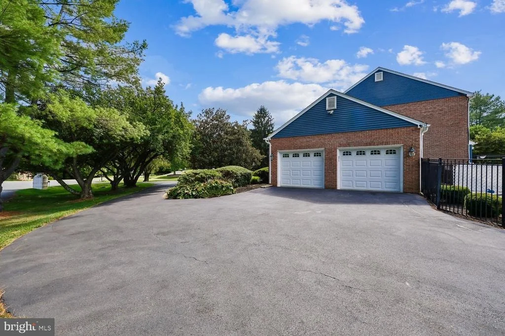 Photo of 21704 STABLEVIEW DRIVE