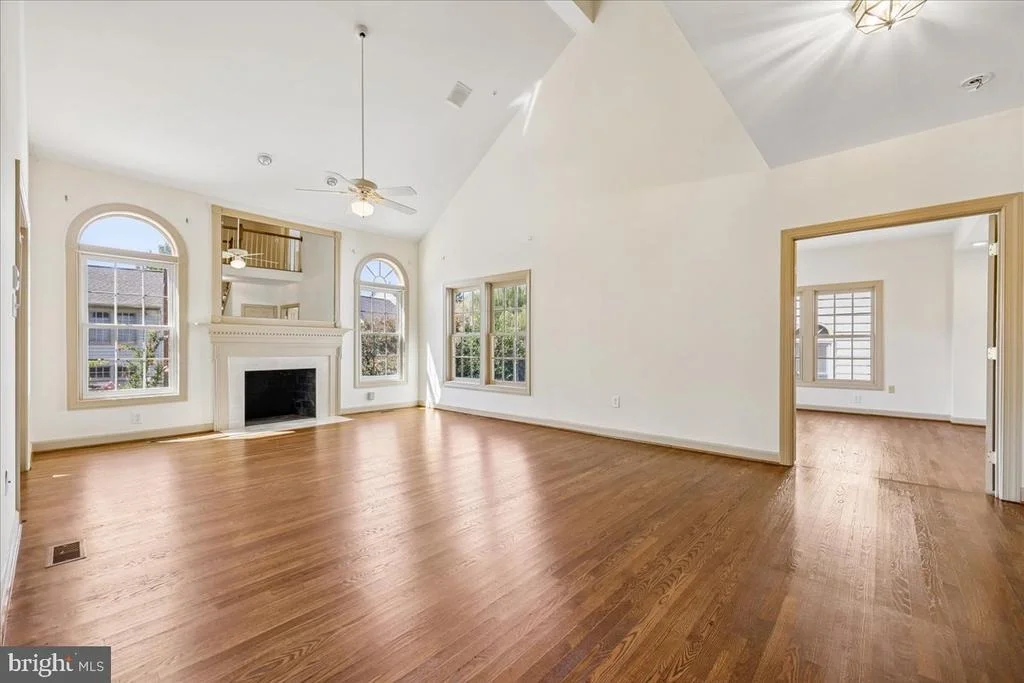 Photo of 21400 MANOR VIEW CIRCLE