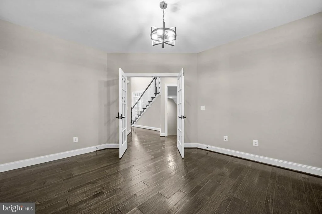 Photo of 8404 STONEWALL DRIVE