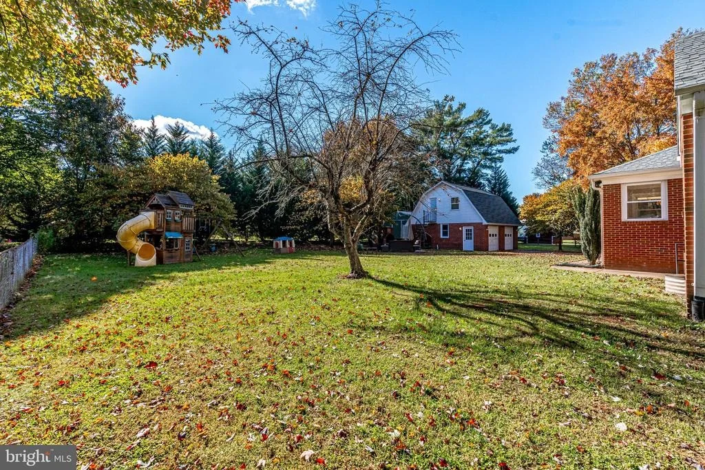 Photo of 8993 MEADOWVIEW DRIVE