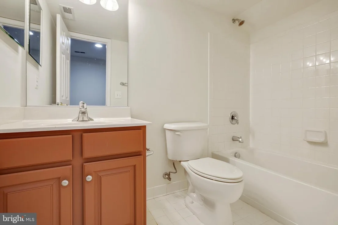 Photo of 19237 POTOMAC CREST DRIVE