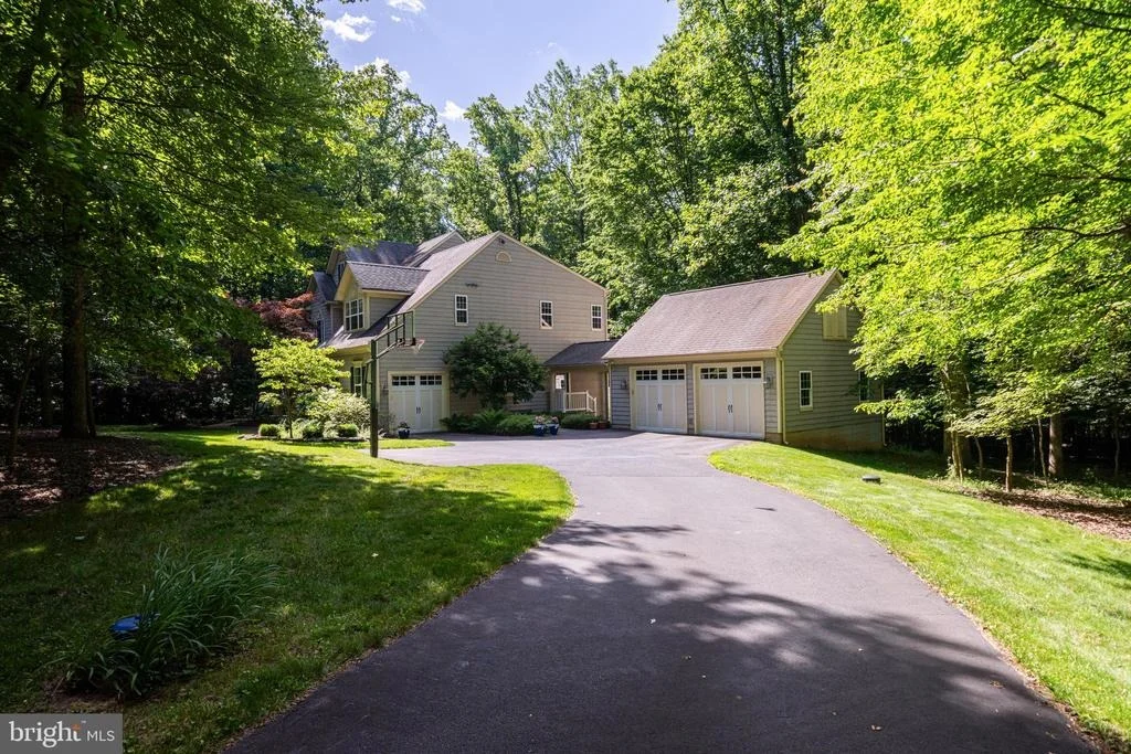 Photo of 40845 FOREST GLEN DRIVE