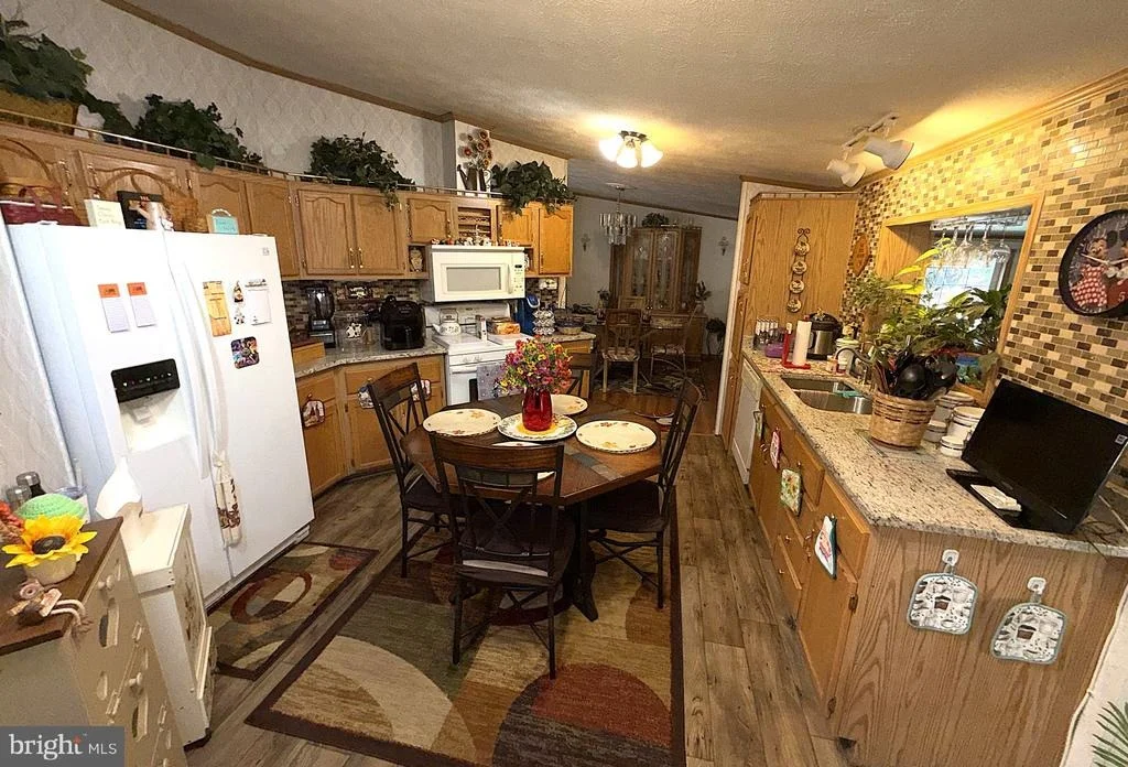 Photo of 8007 FAIR BREEZE DRIVE