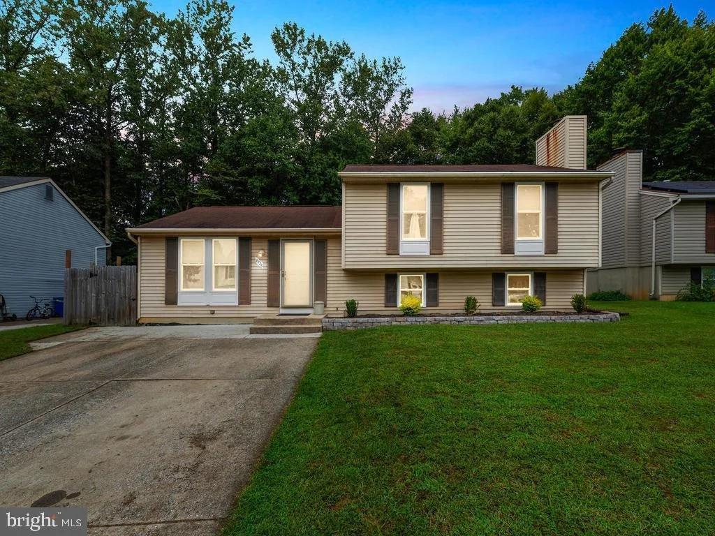 Photo of 8726 FAIRHAVEN PLACE
