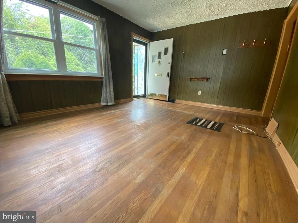 Photo of 4512 FURMAN ROAD