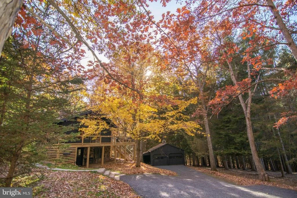 Photo of 106 LODGE CIRCLE