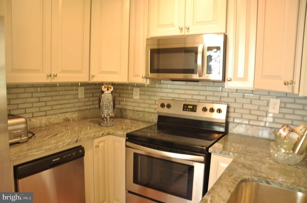 Photo of 11712 VEIRS MILL ROAD