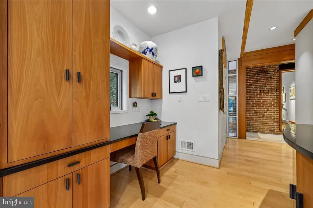Photo of 1212 WOODSIDE PARKWAY