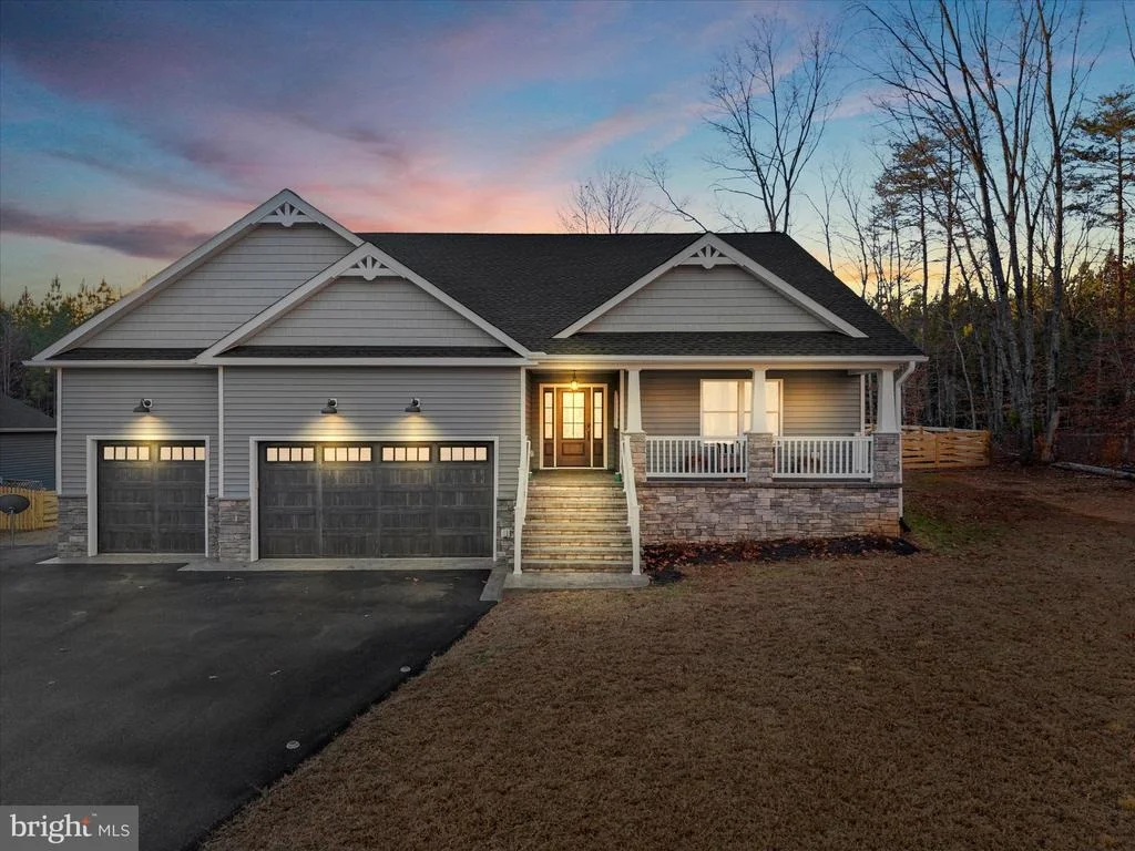 Photo of 367 PINEHURST DRIVE