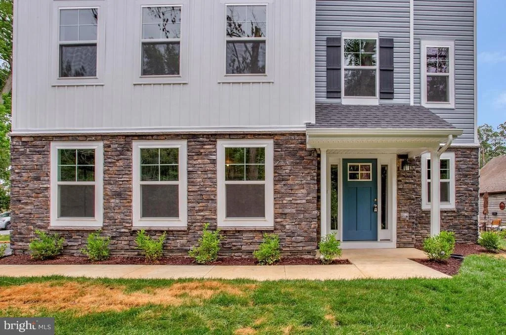 Photo of 721 NOLLMEYER ROAD
