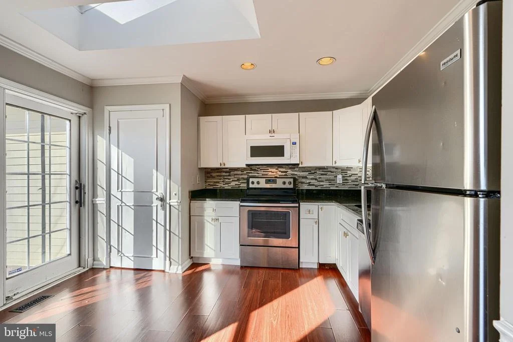 Photo of 10100 LEWIS DRIVE