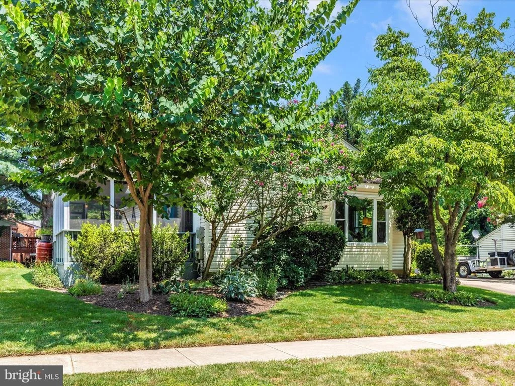 Photo of 28 PAVILION DRIVE