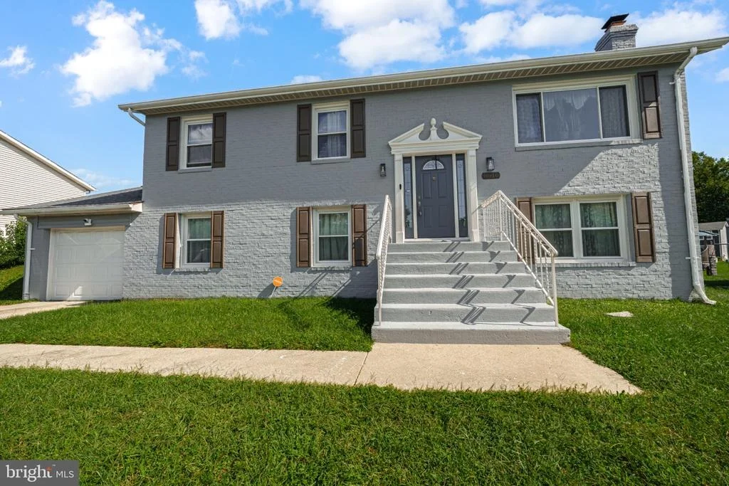 Photo of 8916 TRUBADOR DRIVE