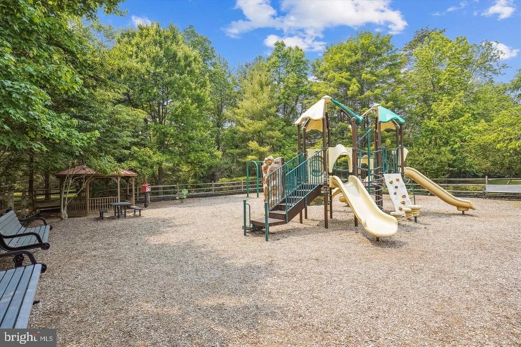 Photo of 15251 EAGLE TAVERN WAY