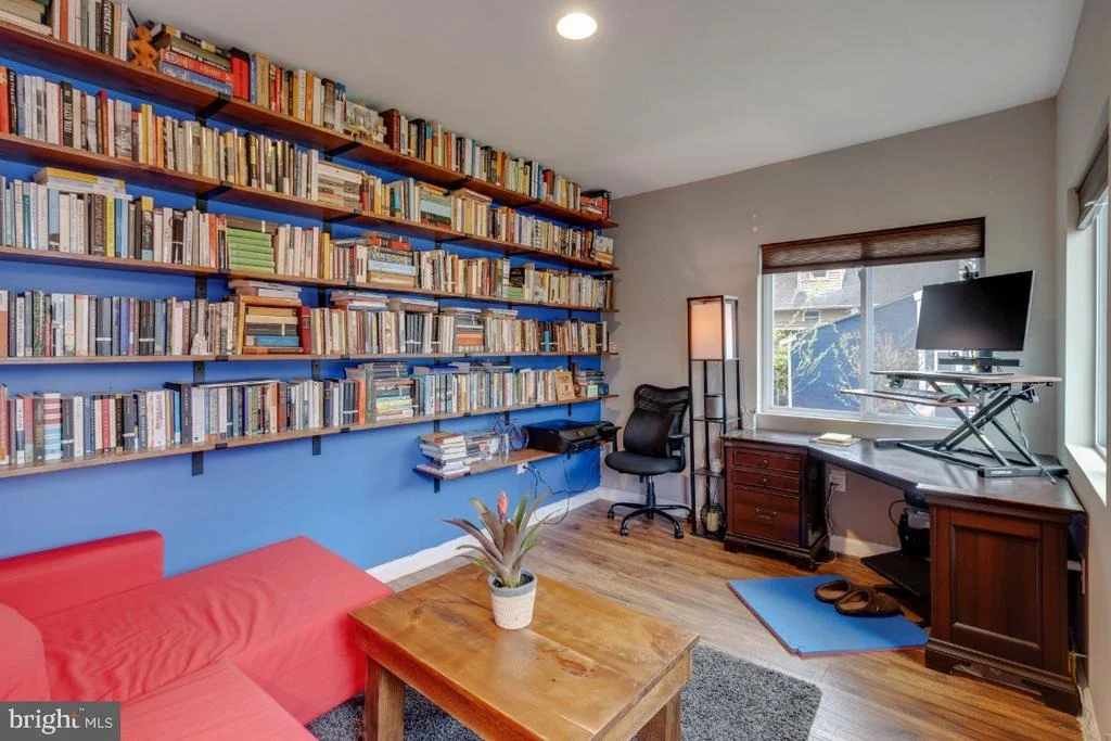 Photo of 903 ROBIN ROAD