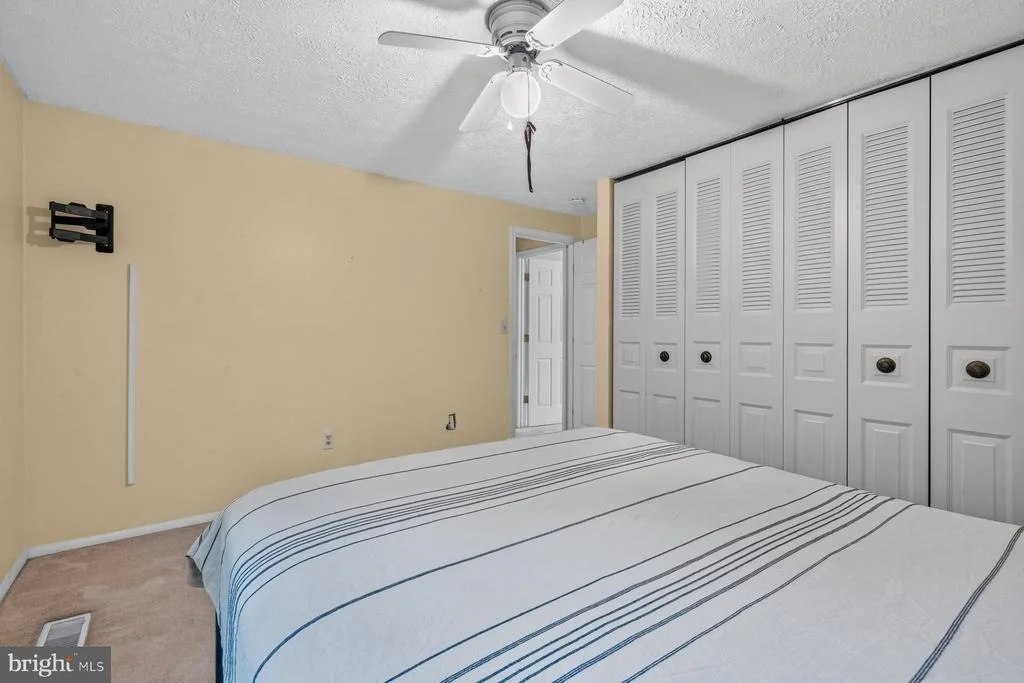 Photo of 935 MARINE DRIVE